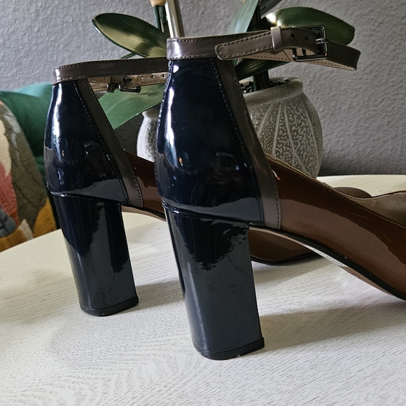 Clarks Gabriel Candy Cognac Patent Leather Mary Jane Pumps - Picture 5 of 7